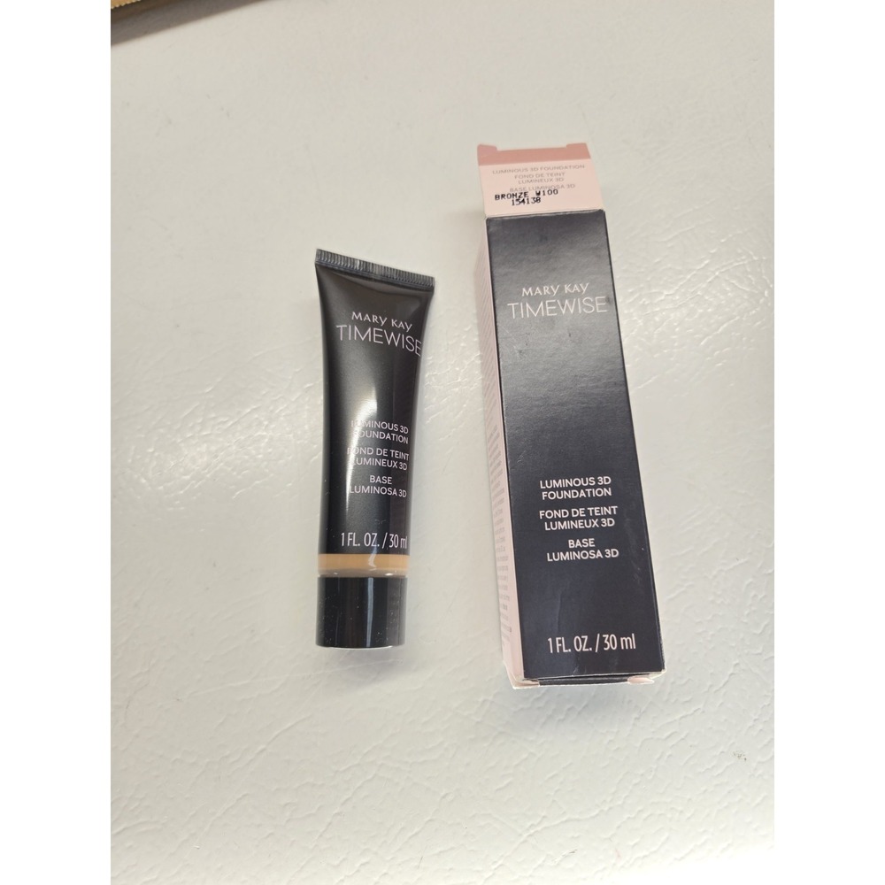 Mary Kay Timewise Luminous 3D Foundation Bronze W 100 154138 Base Normal to Dry
